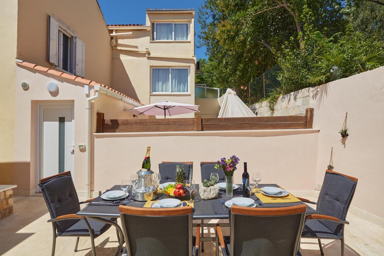Holiday home Festina Lente